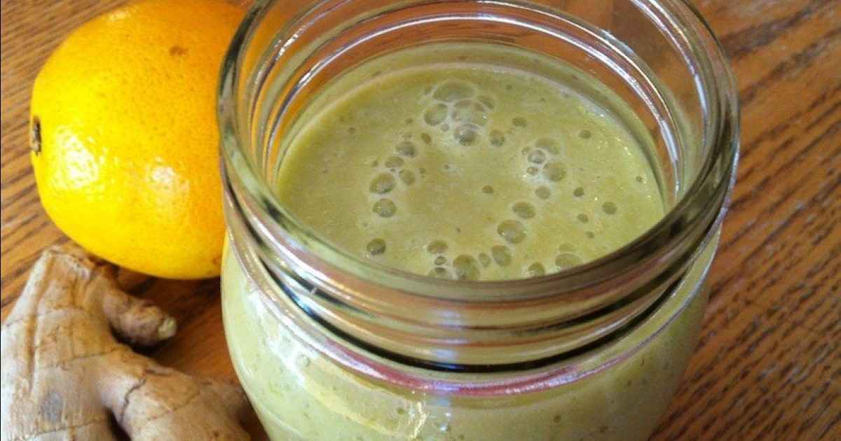 Kao što znate, 80% celokupnog imuniteta je u crevima, pa ga morate održavati zdravim. Da biste to uradili, dodajte malo đumbira u svoju svakodnevnu ishranu. SMOOTHIE SA POMORANDŽOM I ĐUMBIROM Kombinacija pomorandže i đumbira pruža snažno jačanje zdravlja celom telu. Štaviše, ukusno je! 2 srednje pomorandže, oljuštene 1,25 cm glava svežeg oljuštenog đumbira 1/4 avokada 3 šolje rimske salate, oprane 1 šolja bademovog mleka ili bilo kog orašastog mleka pregršt kockica leda PRIPREMA Sve sastojke umutite u blenderu. Pijte svežu napravljenu jer tada ima najbolji efekat. Po potrebi ostaviti u frižideru ali najbolje je popiti do 24h od trenutka kada ste je napravili. Podelite ovaj zdrav i ukusan recept sa svojim prijateljima!