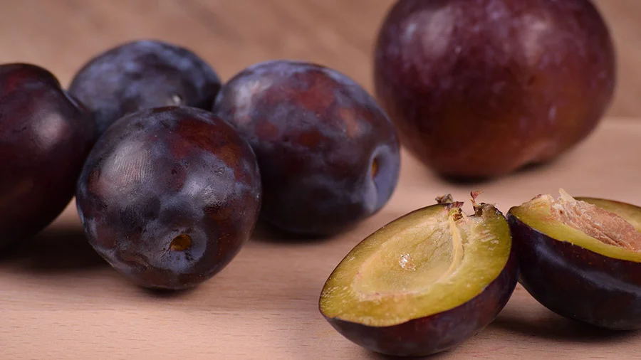 ČUDESNA VOĆKA KOJA JE PRAVO BOGATSTVO VITAMINA: Šljive jačaju kosti i smanjuju rizik od dijabetesa!