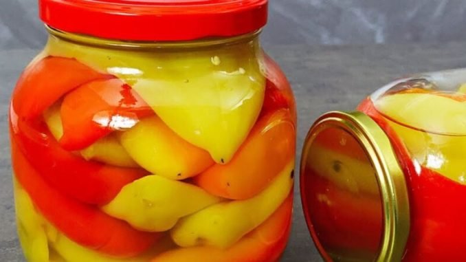 STARINSKI RECEPT: 50 godina pripremamo zimnicu od paprika na ovaj način – prvo moja baka, sada ja